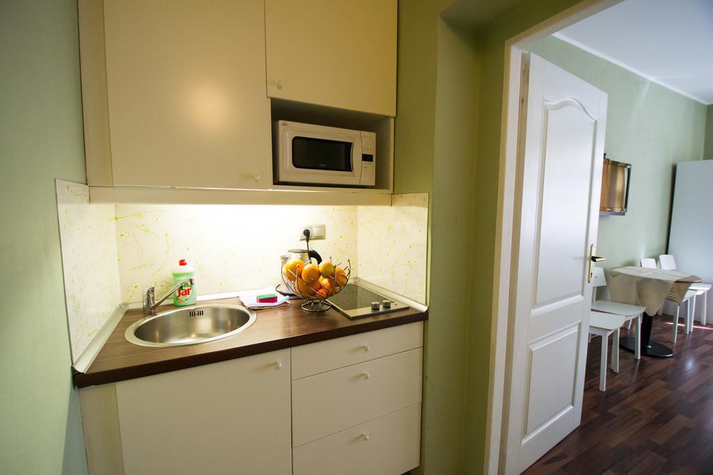 Ruterra Apartment Cimburkova Прага Екстер'єр фото