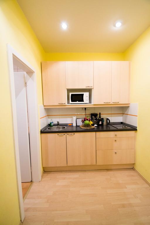 Ruterra Apartment Cimburkova Прага Екстер'єр фото