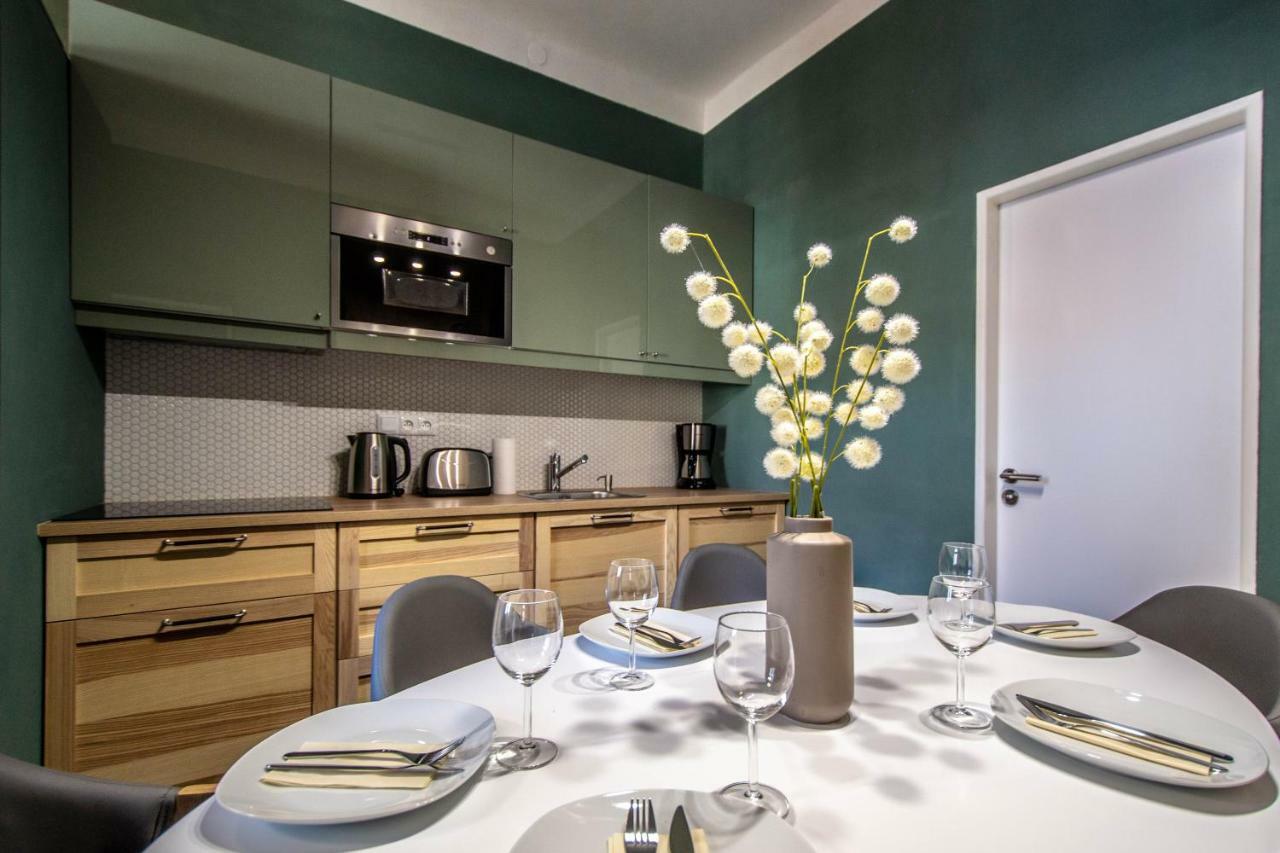 Ruterra Apartment Cimburkova Прага Екстер'єр фото